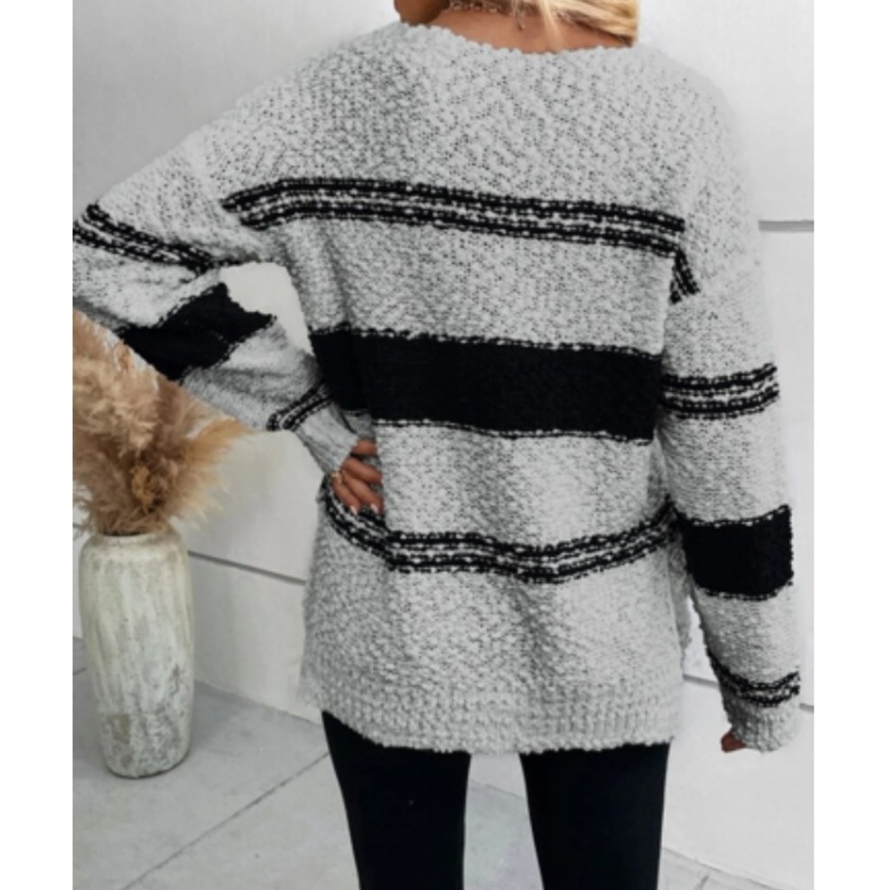 Cozy Swiss dot V neck popcorn sweater top - Picture 8 of 12